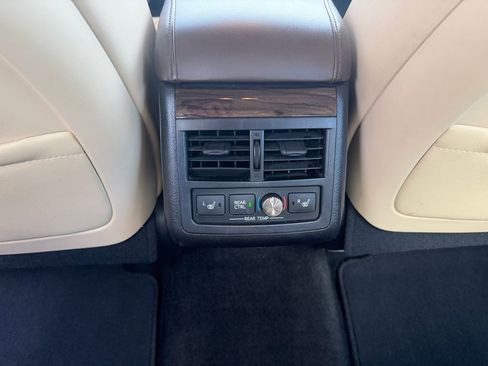 Used 2014 Toyota Avalon Limited w/ Technology Package image 13