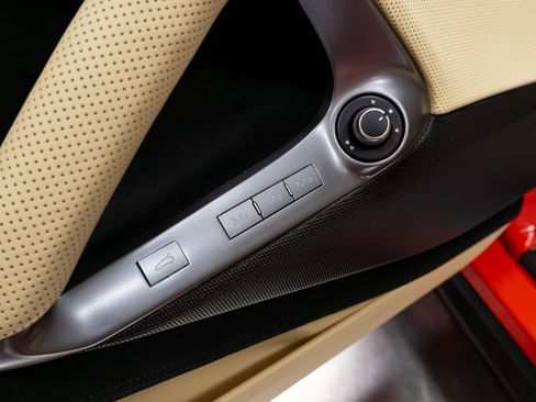 Used 2018 Ferrari 812 Superfast image 69