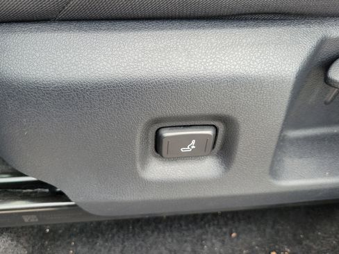 Used 2024 Toyota Tacoma SR5 RWD image 20