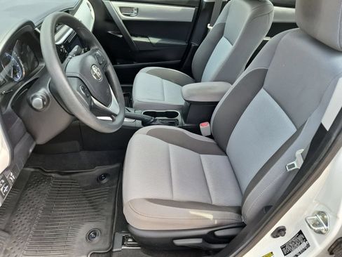 Used 2018 Toyota Corolla LE FWD image 15
