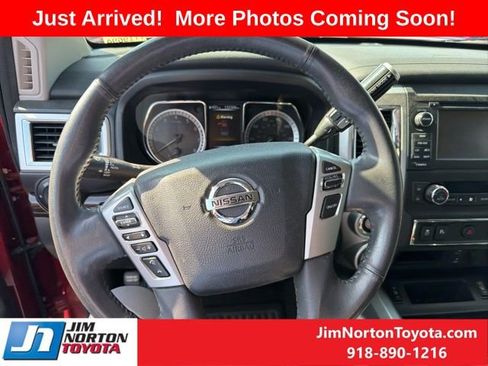 Used 2017 Nissan Titan SV image 13