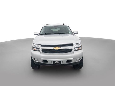 Used 2013 Chevrolet Suburban LT w/ Luxury Package AWD/4WD image 2