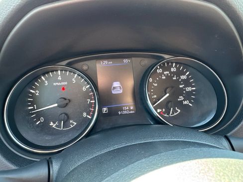 Used 2018 Nissan Rogue SV AWD/4WD image 23