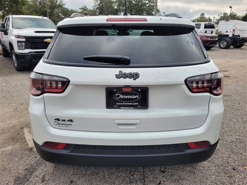 New 2026 Jeep Compass Latitude image 12