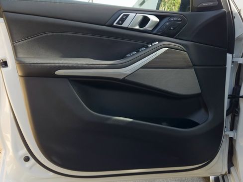 Used 2024 BMW X7 xDrive40i w/ Premium Package image 14