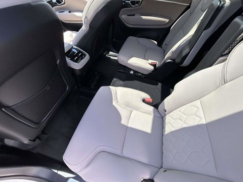 New 2026 Volvo XC90 B6 Plus w/ Protection Package Premier AWD/4WD image 12
