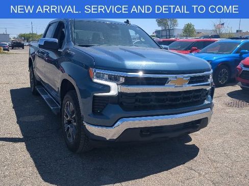Used 2024 Chevrolet Silverado 1500 LT AWD/4WD image 8