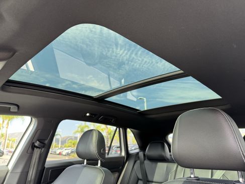 Used 2021 Volkswagen Atlas Cross Sport SE w/ Panoramic Sunroof Package FWD image 29