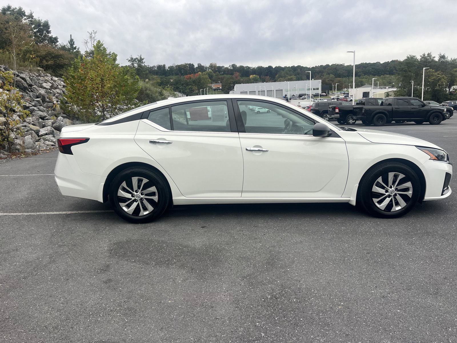 Certified 2025 Nissan Altima 2.5 S FWD image 10