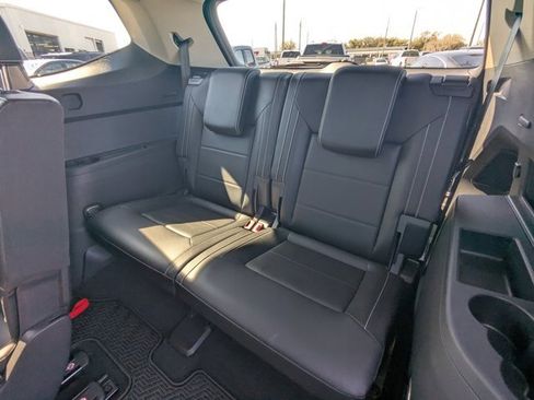 Used 2023 Volkswagen Atlas SE w/ Black Wheel Package image 15