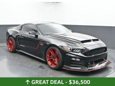 Used 2017 Ford Mustang GT Premium w/ GT Performance Package image 4