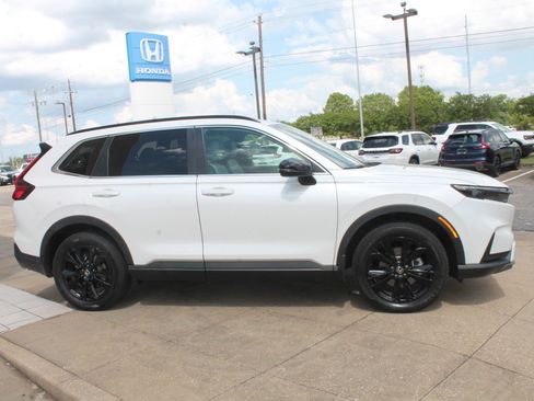 Used 2023 Honda CR-V Sport Touring image 3