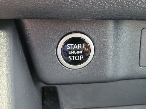 Used 2022 Nissan Rogue SV image 24