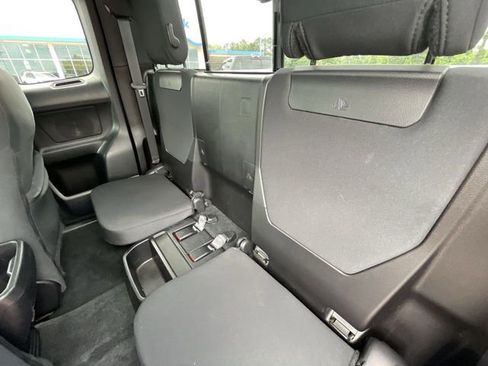 Used 2023 Toyota Tacoma TRD Sport w/ TRD Premium Sport Package AWD/4WD image 15