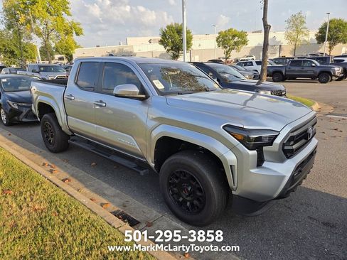 Used 2025 Toyota Tacoma SR5 RWD image 2