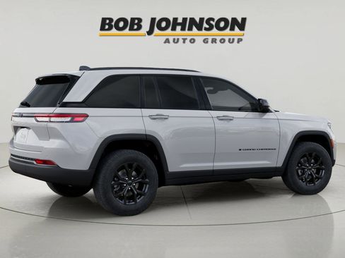 New 2025 Jeep Grand Cherokee Altitude image 4