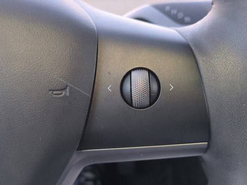 Used 2023 Tesla Model 3 Standard Range image 27