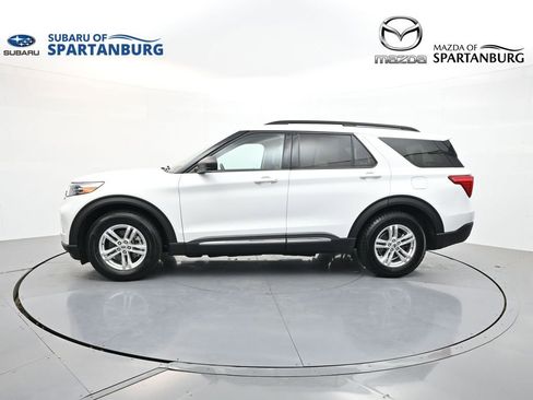 Used 2023 Ford Explorer XLT w/ Equipment Group 202A RWD image 4