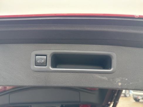 Certified 2021 Toyota Highlander XLE image 14