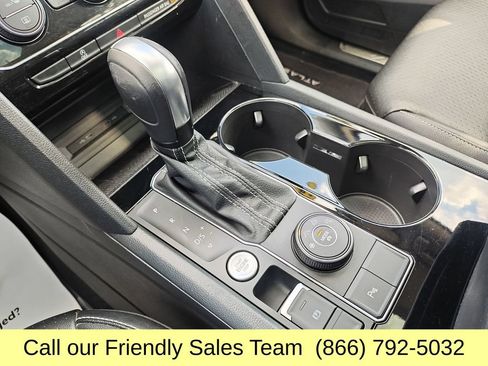 Used 2022 Volkswagen Atlas SEL R-Line AWD/4WD image 24