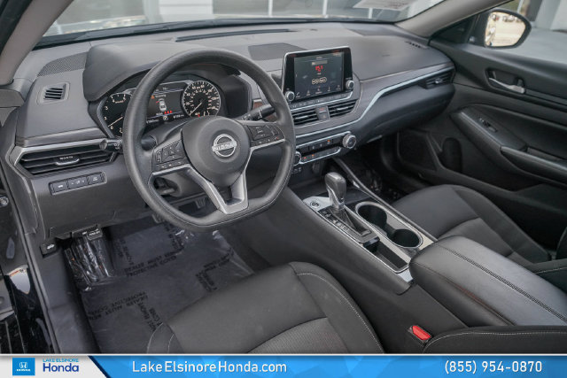 Used 2024 Nissan Altima 2.5 SV FWD image 17