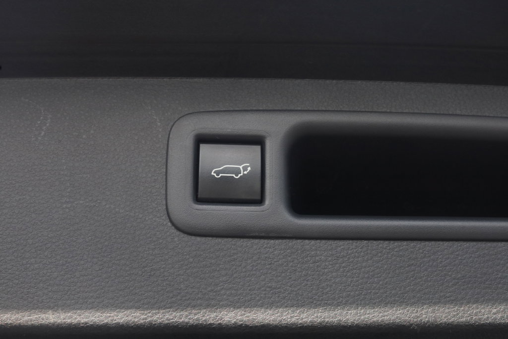 Used 2023 Toyota Highlander XLE AWD/4WD image 27