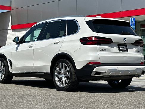 Used 2024 BMW X5 xDrive40i w/ Premium Package AWD/4WD image 6