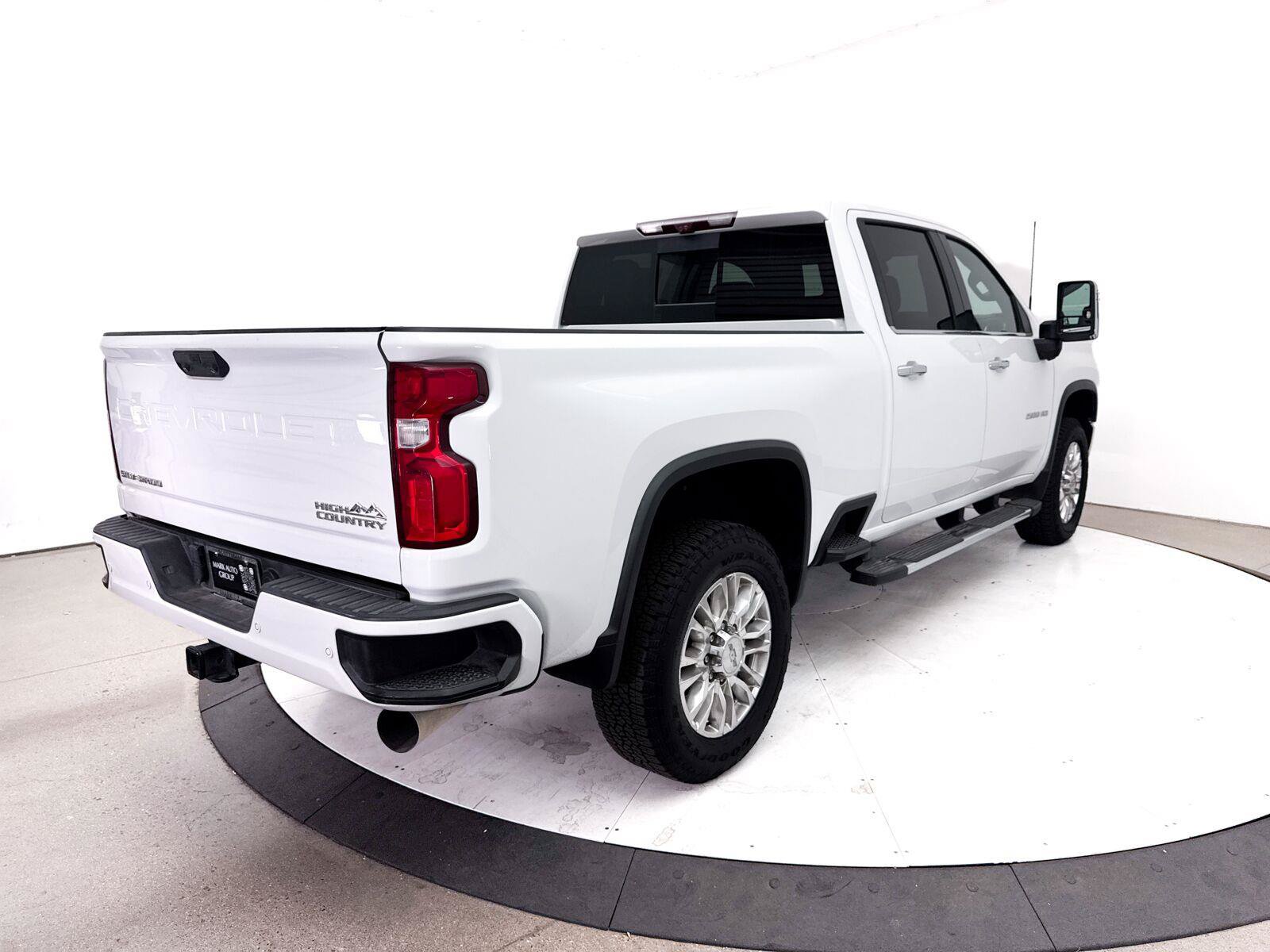 Used 2021 Chevrolet Silverado 2500 High Country w/ Technology Package AWD/4WD image 19