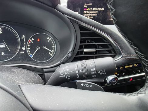 Used 2024 MAZDA MAZDA3 Hatchback w/Premium Plus Pkg image 22