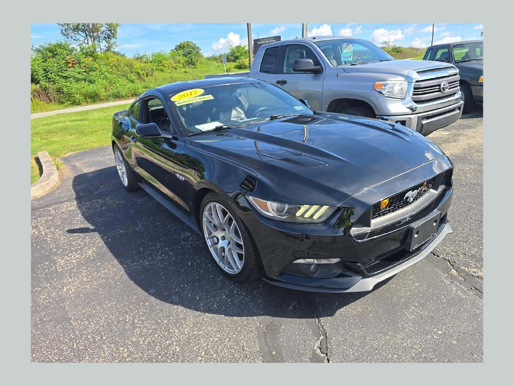 Used 2017 Ford Mustang GT Premium RWD image 1