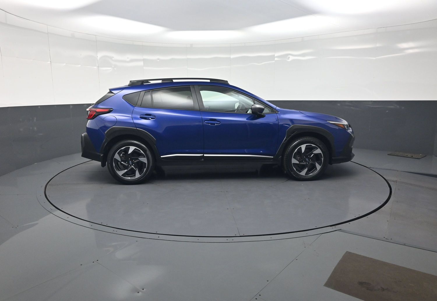 Used 2024 Subaru Crosstrek 2.5i Limited AWD/4WD image 2