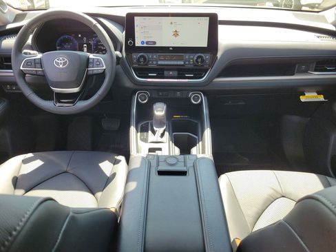 New 2026 Toyota Grand Highlander Limited image 13
