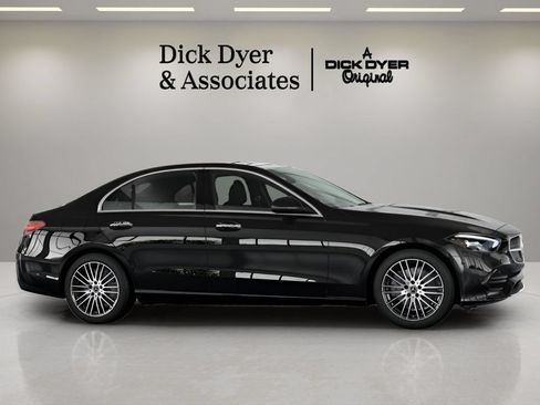 Used 2025 Mercedes-Benz C 300 Sedan image 3