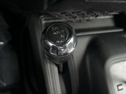 Used 2016 Jeep Wrangler Unlimited Sport w/ Connectivity Group image 9