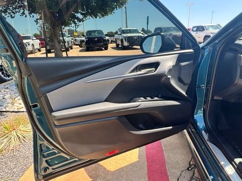 Used 2025 Toyota Camry SE w/ Convenience Package FWD image 35