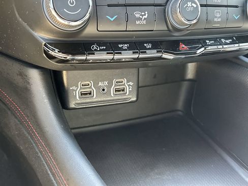 Used 2025 Dodge Durango GT AWD/4WD image 25