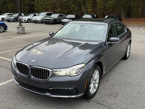 Used 2018 BMW 740i RWD image 30