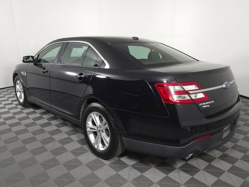 Used 2019 Ford Taurus SEL image 4