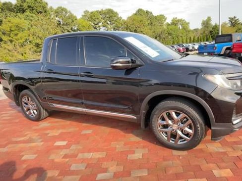 Certified 2021 Honda Ridgeline Black Edition image 3