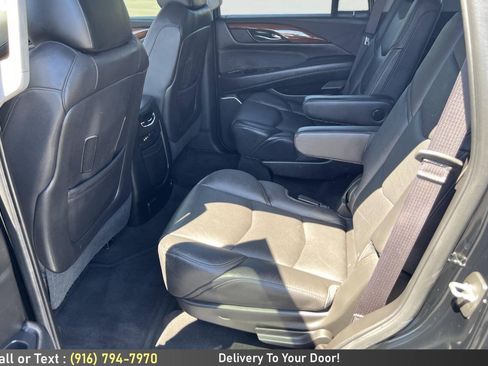 Used 2016 Cadillac Escalade Luxury AWD/4WD image 16