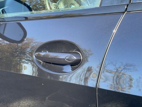 Used 2021 BMW X5 xDrive40i w/ M Sport Package image 28