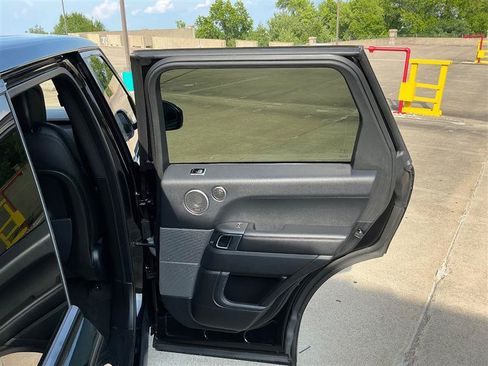 Used 2019 Land Rover Range Rover Sport SE AWD/4WD image 39
