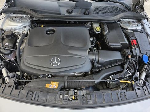 Used 2018 Mercedes-Benz GLA 250 4MATIC image 33