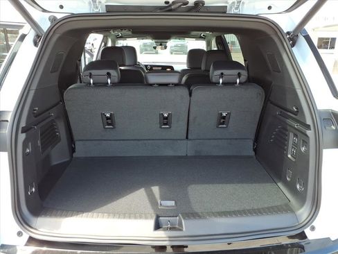 New 2026 Chevrolet Traverse High Country AWD/4WD image 11