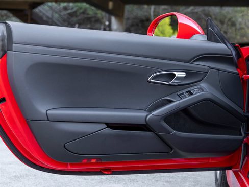 Used 2014 Porsche Boxster RWD image 31