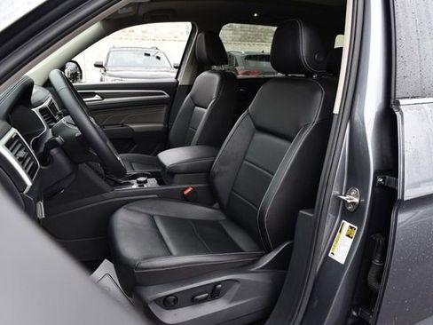 Certified 2023 Volkswagen Atlas SE w/ Panoramic Sunroof Package AWD/4WD image 19