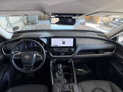 Used 2025 Toyota Grand Highlander XLE image 35