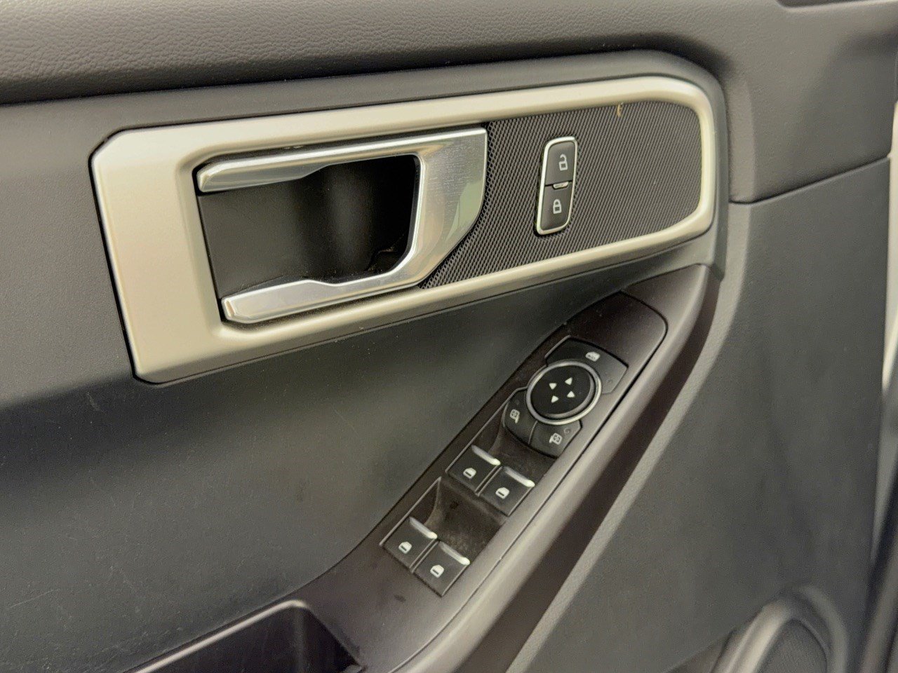 Used 2020 Ford Explorer 4WD image 15