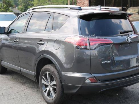 Used 2018 Toyota RAV4 XLE FWD image 5