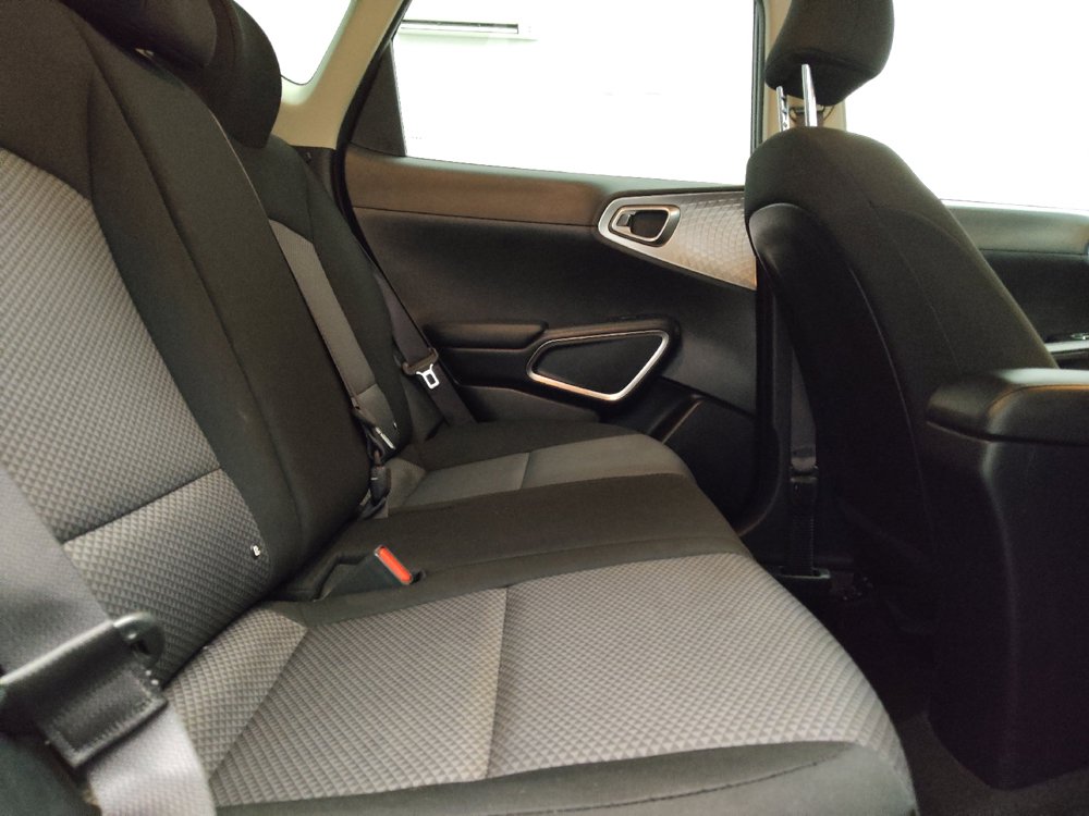 Used 2023 Kia Soul LX w/ Option Group 015 FWD image 19